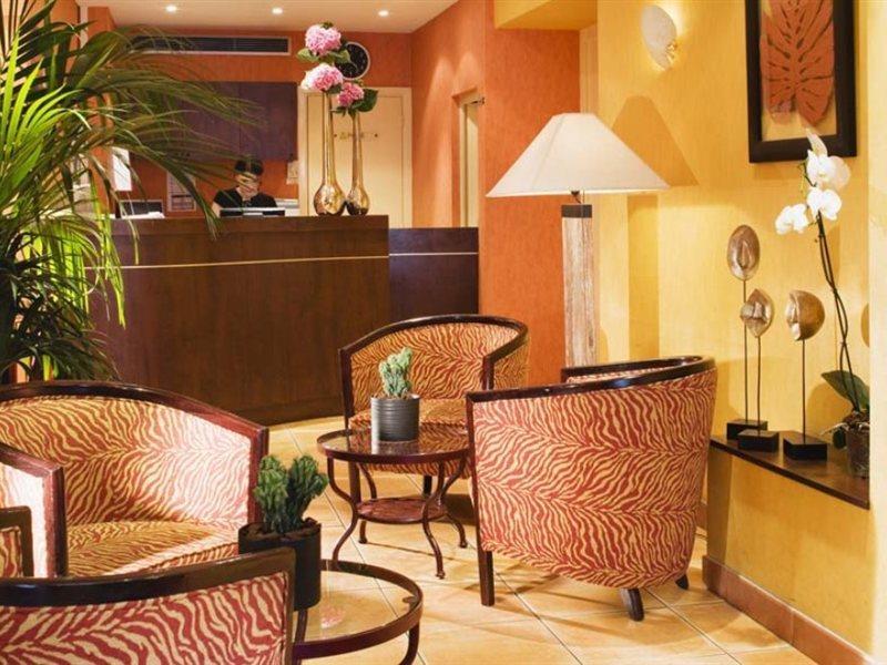 Отель Ibis Styles Paris Eiffel Cambronne Интерьер фото